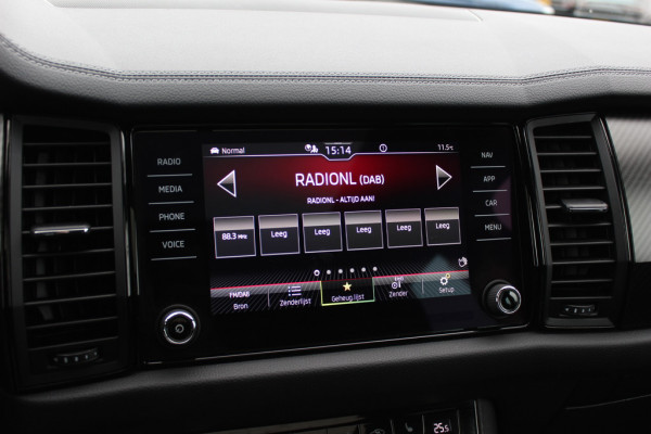 Škoda Kodiaq 1.5 TSI Sportline Business / Camera / Keyless / Sportstoelen / CarPlay / 19'' / Blackpack / Virtual Cockpit / Dodehoek / DAB / Stoelverwarming / ACC