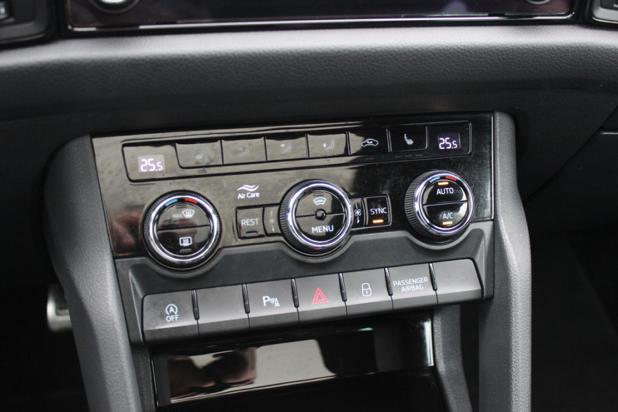 Škoda Kodiaq 1.5 TSI Sportline Business / Camera / Keyless / Sportstoelen / CarPlay / 19'' / Blackpack / Virtual Cockpit / Dodehoek / DAB / Stoelverwarming / ACC