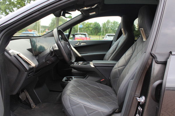 BMW iX xDrive40 Executive 77 kWh / Trekhaak / Panoramadak / 360Camera / Luchtvering / Harman Kardon / 22'' / CarPlay / DAB / Dodehoek / ACC