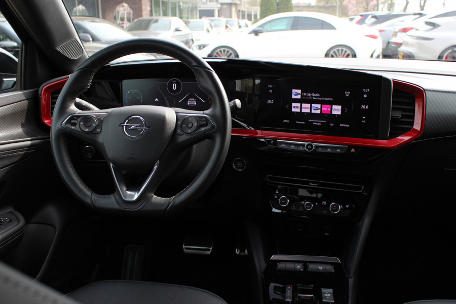 Opel Mokka-e GS Line 50-kWh / Camera / Leder / CarPlay / 18'' / Sfeerverlichting / Keyless / Stoelverwarming / Dodehoek / DAB / Cruise Control / Warmtepomp