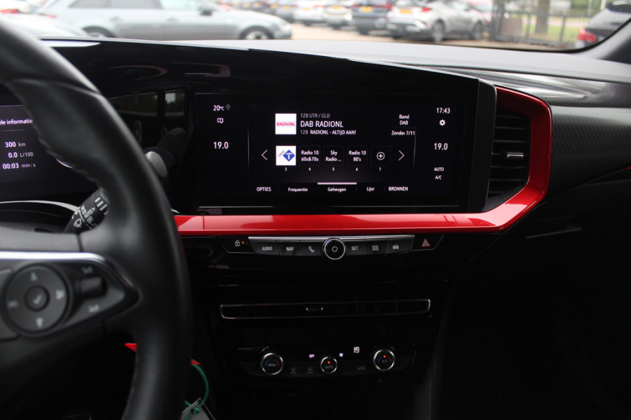 Opel Mokka-e GS Line 50-kWh / Camera / Leder / CarPlay / 18'' / Sfeerverlichting / Keyless / Stoelverwarming / Dodehoek / DAB / Cruise Control / Warmtepomp