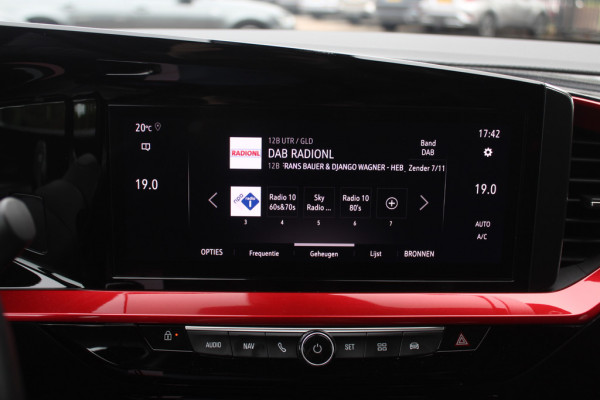 Opel Mokka-e GS Line 50-kWh / Camera / Leder / CarPlay / 18'' / Sfeerverlichting / Keyless / Stoelverwarming / Dodehoek / DAB / Cruise Control / Warmtepomp