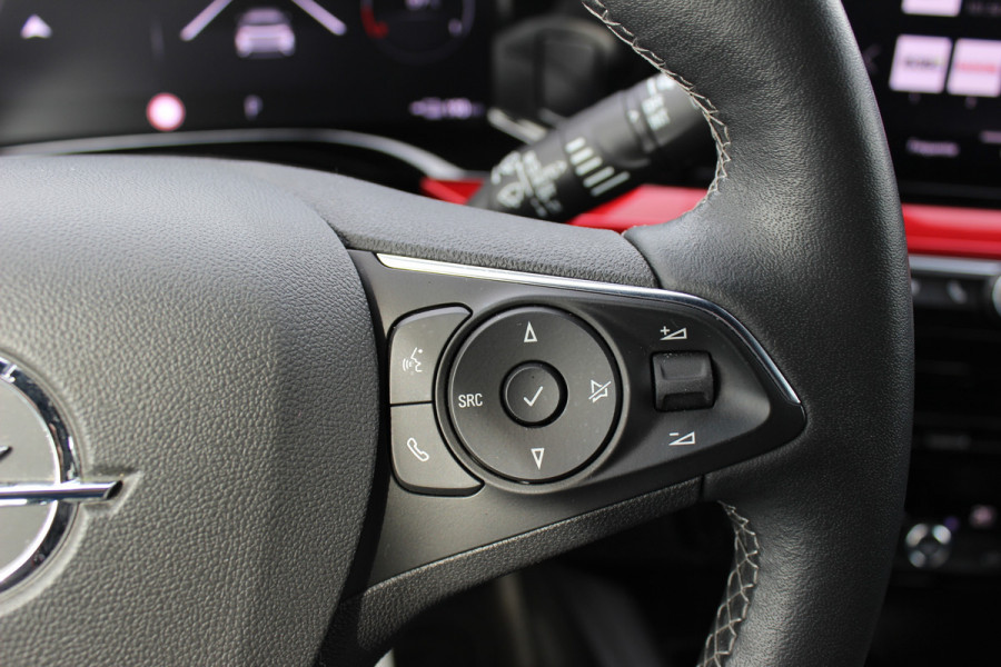 Opel Mokka-e GS Line 50-kWh / Camera / Leder / CarPlay / 18'' / Sfeerverlichting / Keyless / Stoelverwarming / Dodehoek / DAB / Cruise Control / Warmtepomp