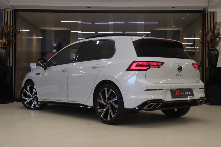 Volkswagen Golf 1.5 eTSI R-Line 3XR-LINE /PANO/H&K/CAM/CARPLAY/BOMVOL