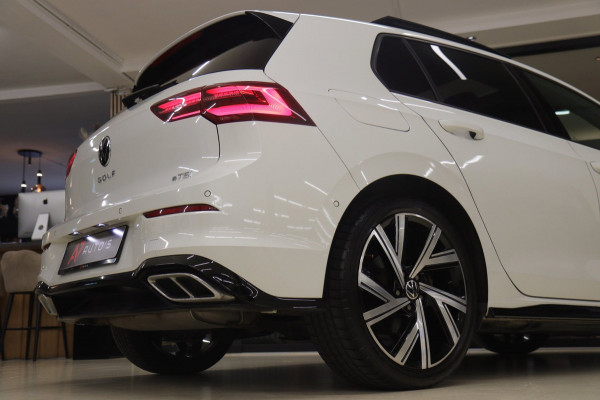 Volkswagen Golf 1.5 eTSI R-Line 3XR-LINE /PANO/H&K/CAM/CARPLAY/BOMVOL