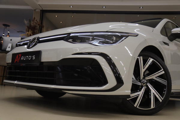 Volkswagen Golf 1.5 eTSI R-Line 3XR-LINE /PANO/H&K/CAM/CARPLAY/BOMVOL