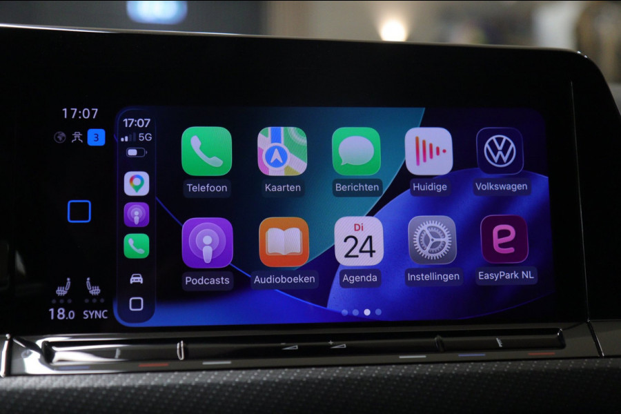 Volkswagen Golf 1.5 eTSI R-Line 3XR-LINE /PANO/H&K/CAM/CARPLAY/BOMVOL