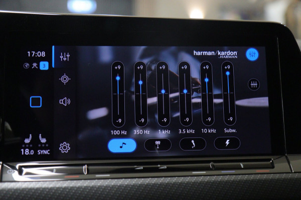 Volkswagen Golf 1.5 eTSI R-Line 3XR-LINE /PANO/H&K/CAM/CARPLAY/BOMVOL