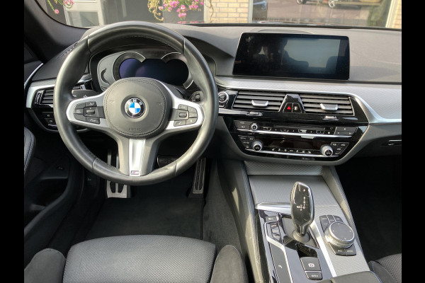 BMW 5 Serie 520i  | M-Sport | Trekhaak | Camera