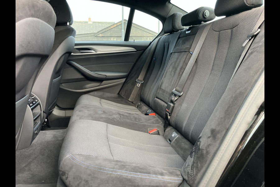 BMW 5 Serie 520i  | M-Sport | Trekhaak | Camera