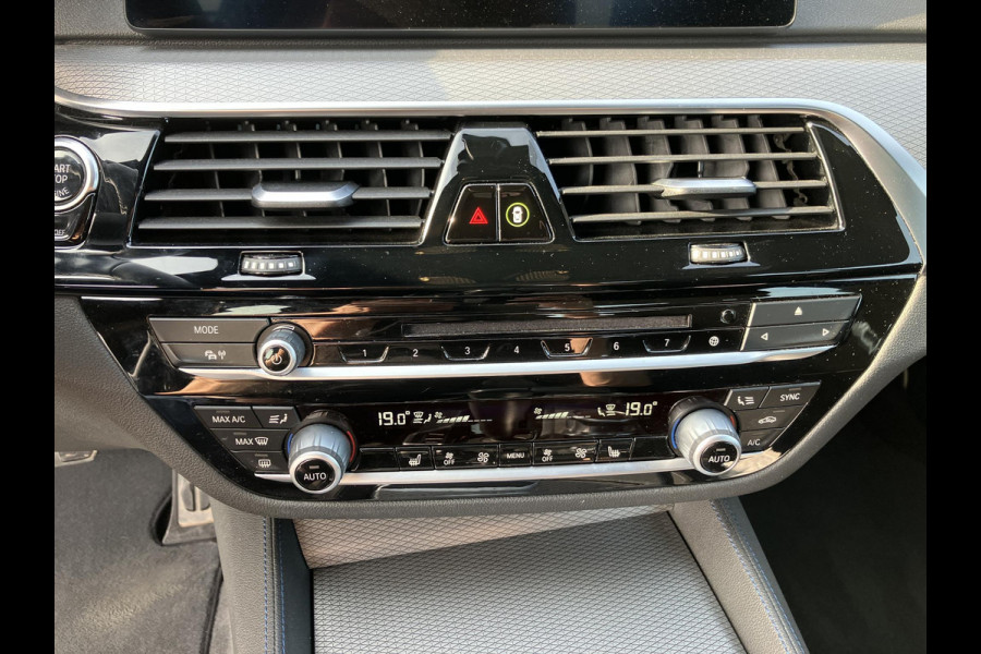 BMW 5 Serie 520i  | M-Sport | Trekhaak | Camera