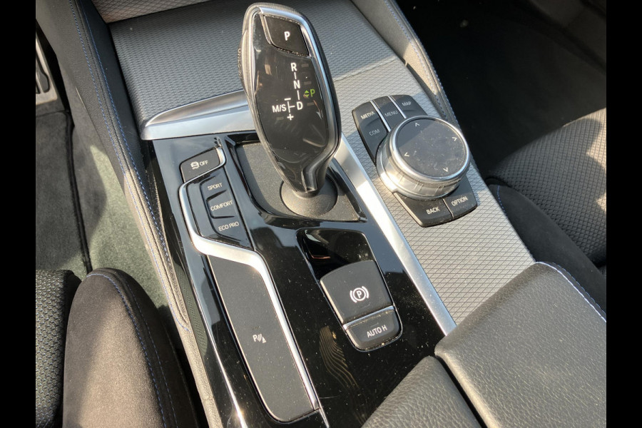 BMW 5 Serie 520i  | M-Sport | Trekhaak | Camera