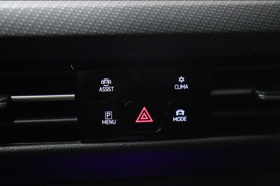 Volkswagen Golf 1.5 eTSI R-Line 3XR-LINE /PANO/H&K/CAM/CARPLAY/BOMVOL