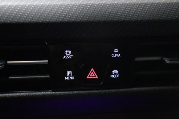 Volkswagen Golf 1.5 eTSI R-Line 3XR-LINE /PANO/H&K/CAM/CARPLAY/BOMVOL