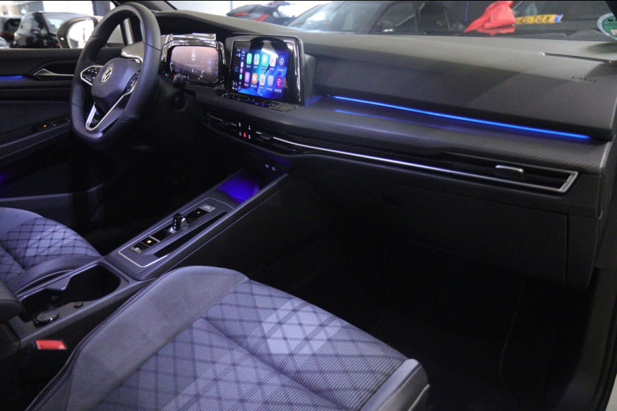 Volkswagen Golf 1.5 eTSI R-Line 3XR-LINE /PANO/H&K/CAM/CARPLAY/BOMVOL