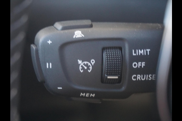 Peugeot 2008 1.2 Hybrid 145 Allure 360 Camera