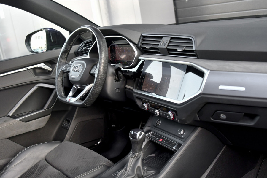 Audi Q3 Sportback 45 TFSI e 3x S-Line. Pano, ACC, Sonos, Keyless, Matrix, Sfeer, Camera, Dodeh, 20''!