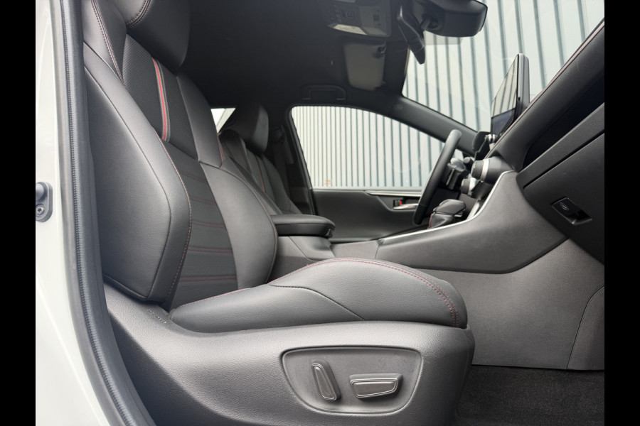 Toyota RAV4 2.5 Plug-in Hybrid AWD Bi-Tone Plus | Trekhaak | Stoel koeling+verwarming | 26.000 km | Rijklaar!!