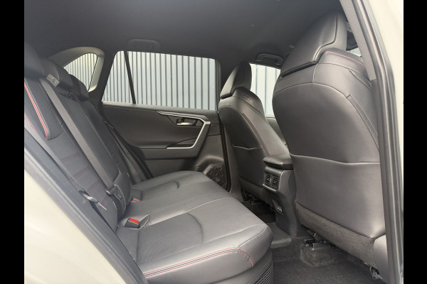 Toyota RAV4 2.5 Plug-in Hybrid AWD Bi-Tone Plus | Trekhaak | Stoel koeling+verwarming | 26.000 km | Rijklaar!!