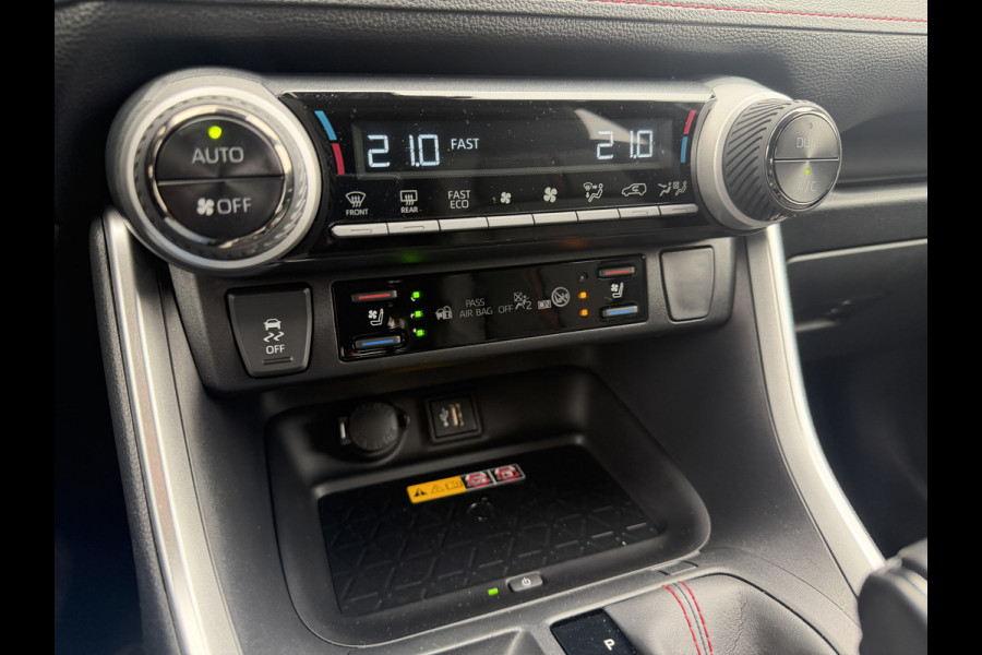 Toyota RAV4 2.5 Plug-in Hybrid AWD Bi-Tone Plus | Trekhaak | Stoel koeling+verwarming | 26.000 km | Rijklaar!!