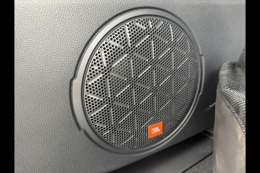 Toyota RAV4 2.5 Plug-in Hybrid AWD Bi-Tone Plus | Trekhaak | Stoel koeling+verwarming | 26.000 km | Rijklaar!!