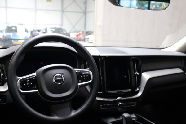 Volvo XC60 2.0 T8 Plug-in hybrid AWD Ultimate Dark Pano/Trekhaak/455PK Prijs is rijklaar