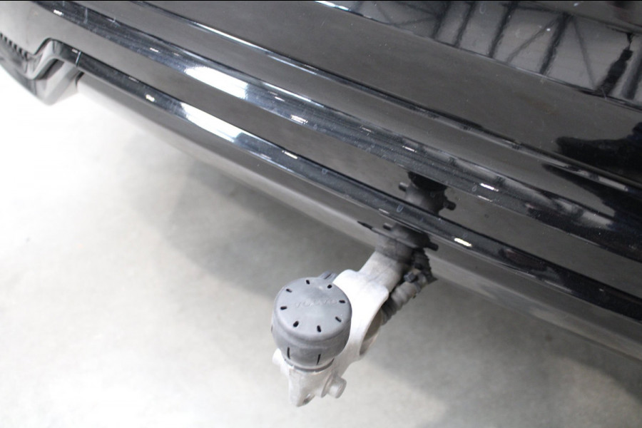 Volvo XC60 2.0 T8 Plug-in hybrid AWD Ultimate Dark Pano/Trekhaak/455PK Prijs is rijklaar