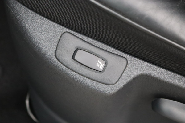 Renault Captur 1.3TCe 150PK Automaat Initiale Paris Navigatie/Camera/Trekhaak/Leder/Stoelverwarming