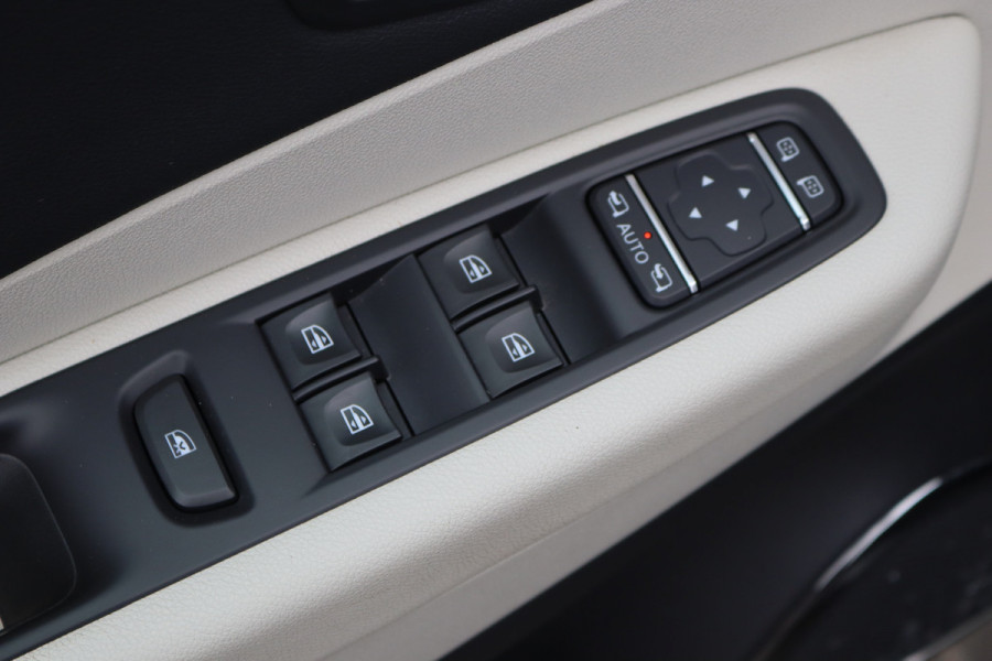 Renault Captur 1.3TCe 150PK Automaat Initiale Paris Navigatie/Camera/Trekhaak/Leder/Stoelverwarming