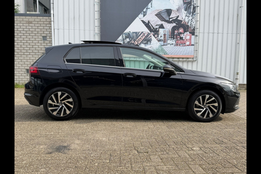 Volkswagen Golf 1.4 eHybrid Style DSG | Panoramadak | Navigatie | Climate | ACC cruise| Memory Seat | 16".
