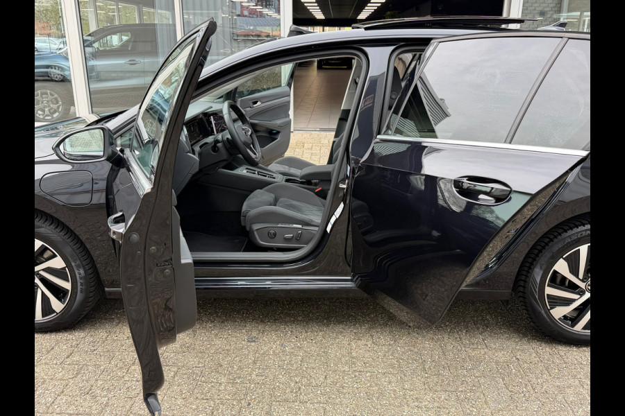 Volkswagen Golf 1.4 eHybrid Style DSG | Panoramadak | Navigatie | Climate | ACC cruise| Memory Seat | 16".