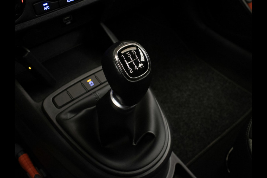 Hyundai i10 1.0 Comfort Sport (APPLE CARPLAY,NAVI,CAMERA,PDC,LED,CLIMATE,CRUISE,LANE ASSIST,SPORTSTOELEN,NETTE STAAT)