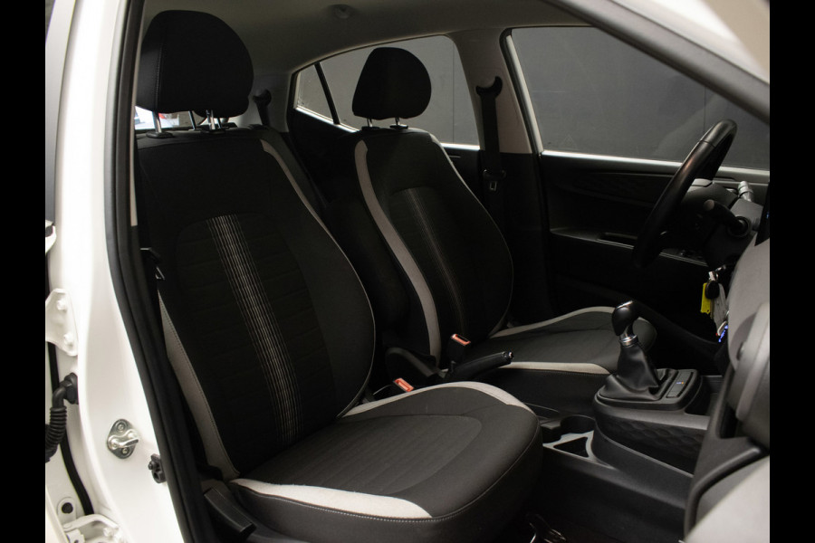 Hyundai i10 1.0 Comfort Sport (APPLE CARPLAY,NAVI,CAMERA,PDC,LED,CLIMATE,CRUISE,LANE ASSIST,SPORTSTOELEN,NETTE STAAT)