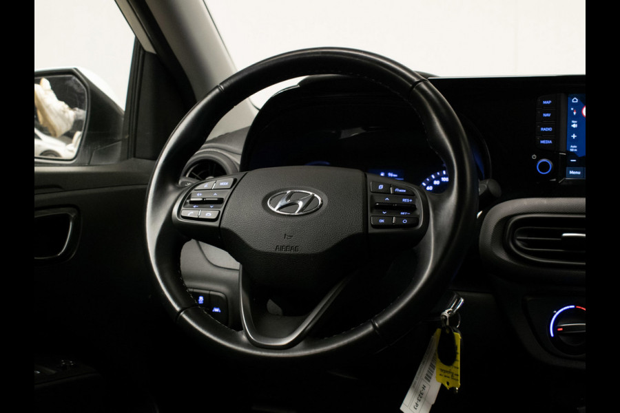 Hyundai i10 1.0 Comfort Sport (APPLE CARPLAY,NAVI,CAMERA,PDC,LED,CLIMATE,CRUISE,LANE ASSIST,SPORTSTOELEN,NETTE STAAT)