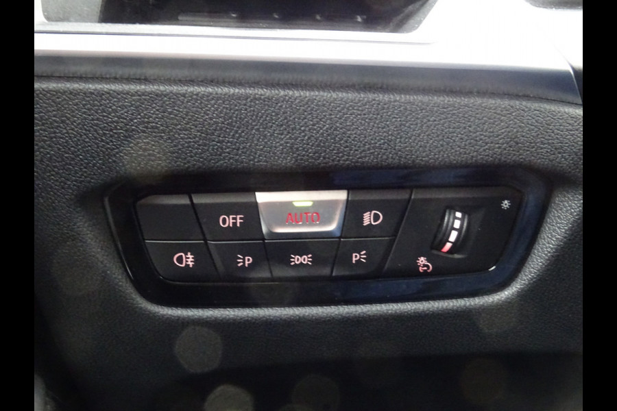 BMW 3 Serie Touring 330e * M-PAKKET * FACELIFT !!