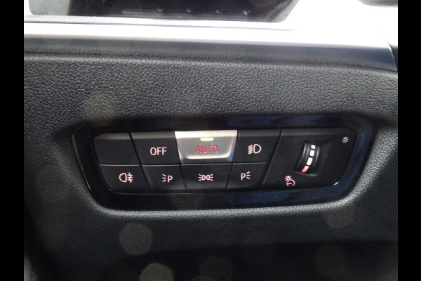 BMW 3 Serie Touring 330e * M-PAKKET * FACELIFT !!