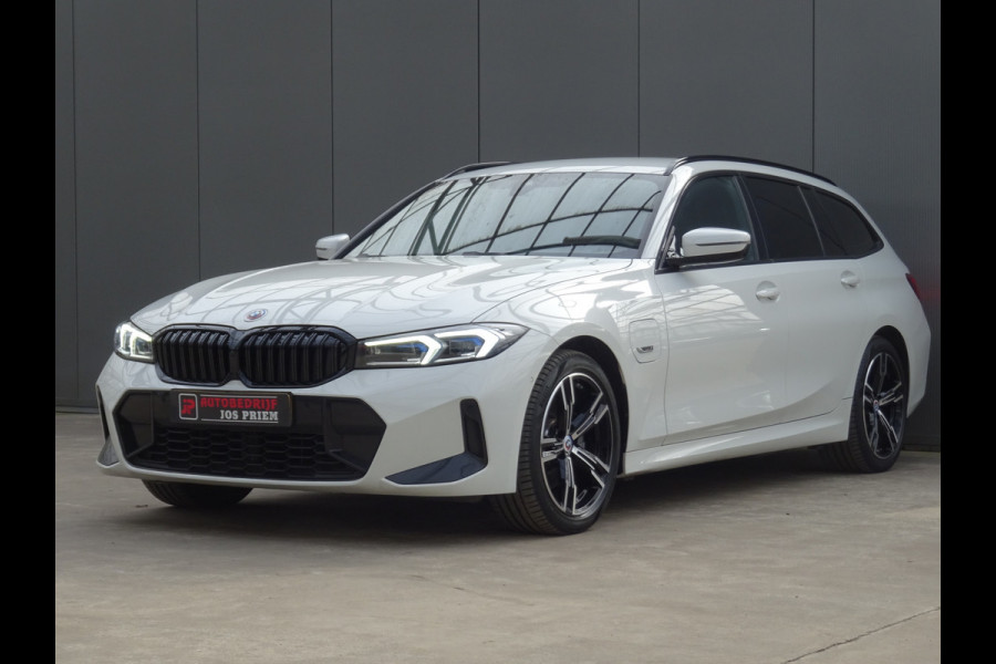 BMW 3 Serie Touring 330e * M-PAKKET * FACELIFT !!