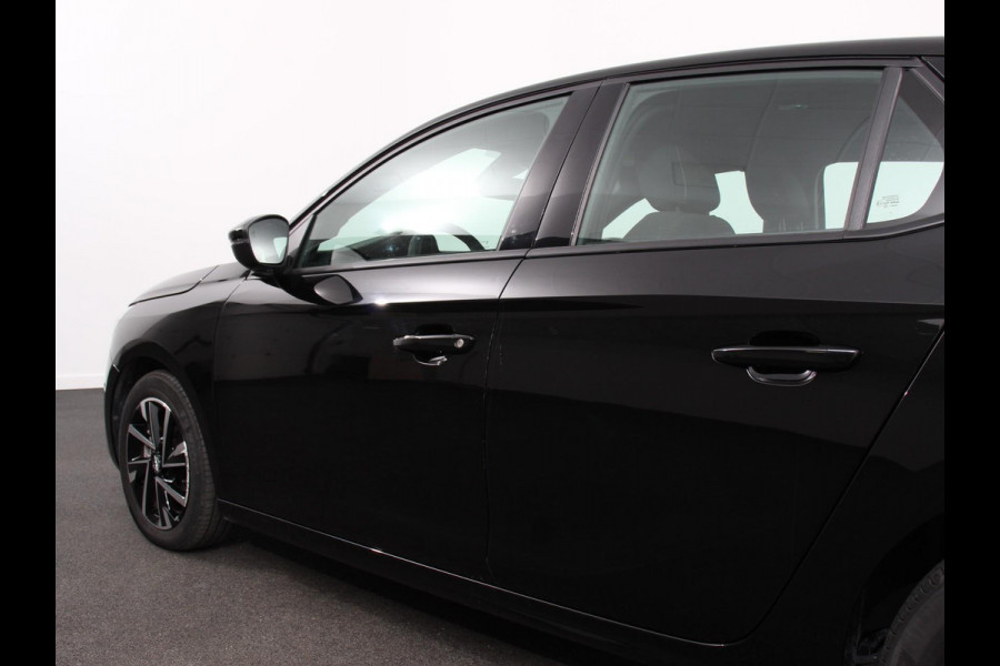 Opel Corsa 1.2 Turbo Hybrid 100pk GS Automaat Navigatie | Apple Carplay/Android Auto | Camera | Parkeersensoren | Cruise Control | Dodehoek assistent | Airco | Lichtmetalen velgen | Virtual Cockpit