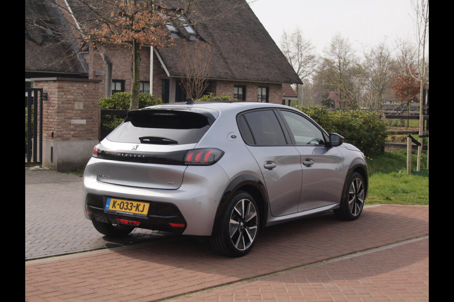 Peugeot e-208 EV GT 350 50 kWh | SOH 91% | Panoramadak | Camera | Apple Carplay | Cruise Control |