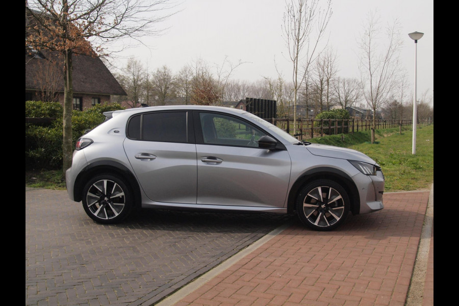 Peugeot e-208 EV GT 350 50 kWh | SOH 91% | Panoramadak | Camera | Apple Carplay | Cruise Control |