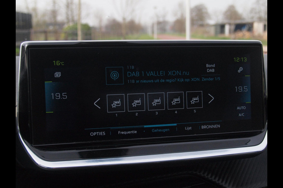 Peugeot e-208 EV GT 350 50 kWh | SOH 91% | Panoramadak | Camera | Apple Carplay | Cruise Control |