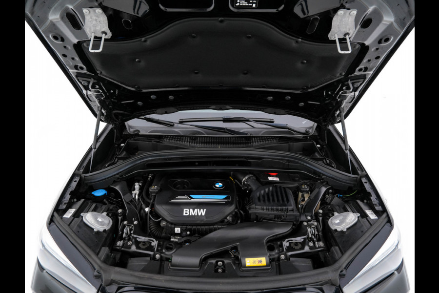 BMW X1 xDrive25e Sportline Business Edition Plus (Plug-In) (INCL-BTW) Aut. *PANO | LEATHER | FULL-LED | HEATED-SPORTSEATS | HIFI-SYSTEM | CAMERA | PRIVACYGLASS | NAVI-FULLMAP | ECC | HEAD-UP | PDC | KEYLESS | DAB | CRUISE | TOWBAR | AMBIENTLIGHT | 18