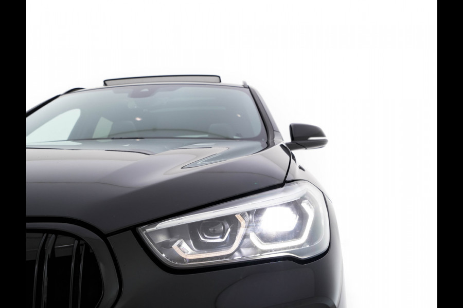 BMW X1 xDrive25e Sportline Business Edition Plus (Plug-In) (INCL-BTW) Aut. *PANO | LEATHER | FULL-LED | HEATED-SPORTSEATS | HIFI-SYSTEM | CAMERA | PRIVACYGLASS | NAVI-FULLMAP | ECC | HEAD-UP | PDC | KEYLESS | DAB | CRUISE | TOWBAR | AMBIENTLIGHT | 18