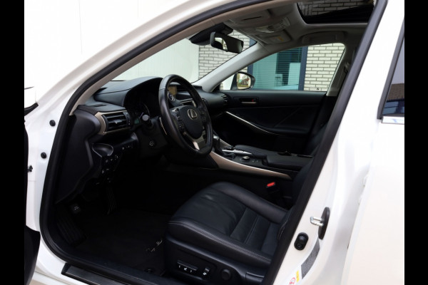 Lexus IS 300h Hybrid Luxury Line | Mark Levinson | Stoelventilatie | Schu