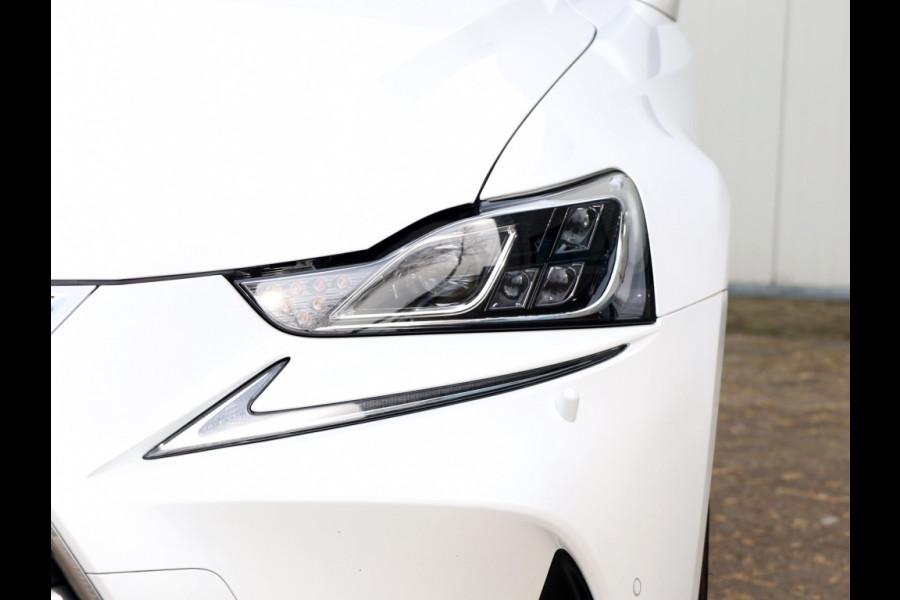 Lexus IS 300h Hybrid Luxury Line | Mark Levinson | Stoelventilatie | Schu