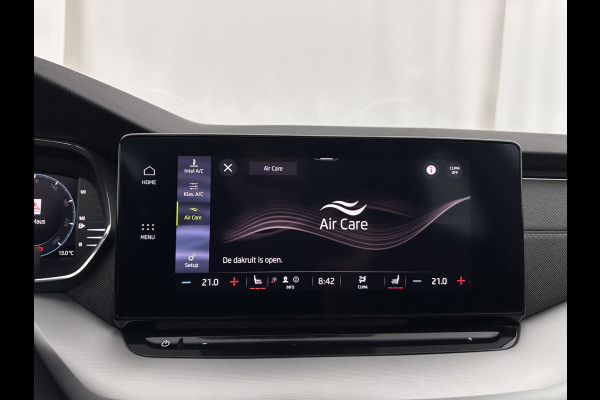 Škoda Octavia Combi 1.0 TSI Style (INCL-BTW) *PANO | FULL-LED | LANE-ASSIST | DIGI-COCKPIT | HEATED-COMFORTSEATS | NAVI-FULLMAP | PRIVACYGLASS | KEYLESS | DAB | ECC | PDC | CRUISE | TOWBAR | 18''ALU*