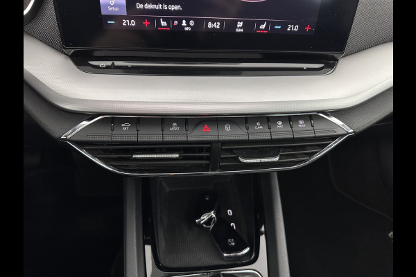 Škoda Octavia Combi 1.0 TSI Style (INCL-BTW) *PANO | FULL-LED | LANE-ASSIST | DIGI-COCKPIT | HEATED-COMFORTSEATS | NAVI-FULLMAP | PRIVACYGLASS | KEYLESS | DAB | ECC | PDC | CRUISE | TOWBAR | 18''ALU*