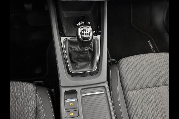 Škoda Octavia Combi 1.0 TSI Style (INCL-BTW) *PANO | FULL-LED | LANE-ASSIST | DIGI-COCKPIT | HEATED-COMFORTSEATS | NAVI-FULLMAP | PRIVACYGLASS | KEYLESS | DAB | ECC | PDC | CRUISE | TOWBAR | 18''ALU*