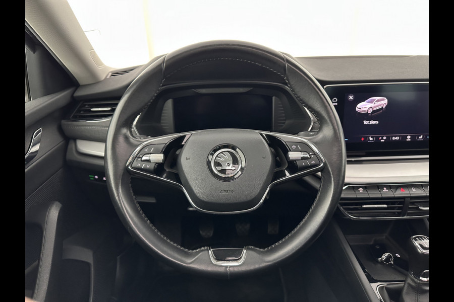 Škoda Octavia Combi 1.0 TSI Style (INCL-BTW) *PANO | FULL-LED | LANE-ASSIST | DIGI-COCKPIT | HEATED-COMFORTSEATS | NAVI-FULLMAP | PRIVACYGLASS | KEYLESS | DAB | ECC | PDC | CRUISE | TOWBAR | 18''ALU*