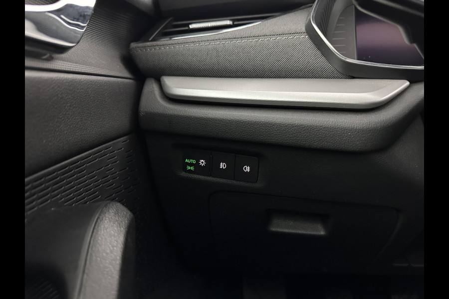 Škoda Octavia Combi 1.0 TSI Style (INCL-BTW) *PANO | FULL-LED | LANE-ASSIST | DIGI-COCKPIT | HEATED-COMFORTSEATS | NAVI-FULLMAP | PRIVACYGLASS | KEYLESS | DAB | ECC | PDC | CRUISE | TOWBAR | 18''ALU*